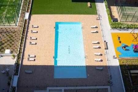 Apartamento De 3 Dormitorios Piscina Y Parking 卡尔佩 外观 照片