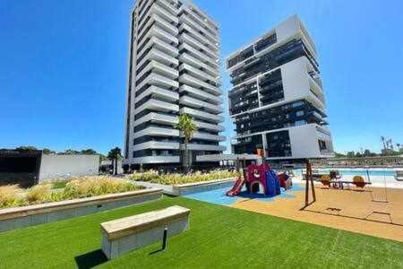 Apartamento De 3 Dormitorios Piscina Y Parking 卡尔佩 外观 照片